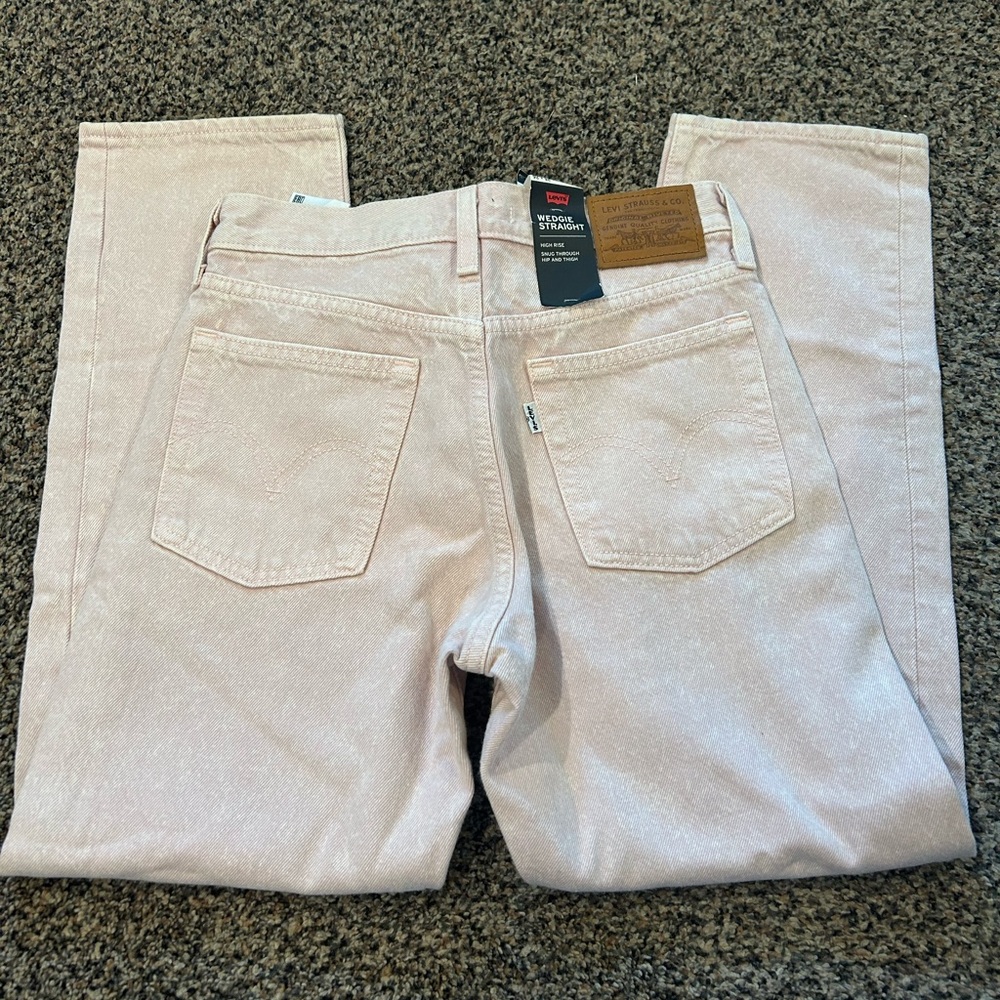 Levi’s Pink Wedgie Straight Crop Jeans